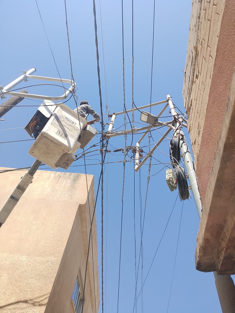 התקנת תאורת רחוב עירונית · אסיה